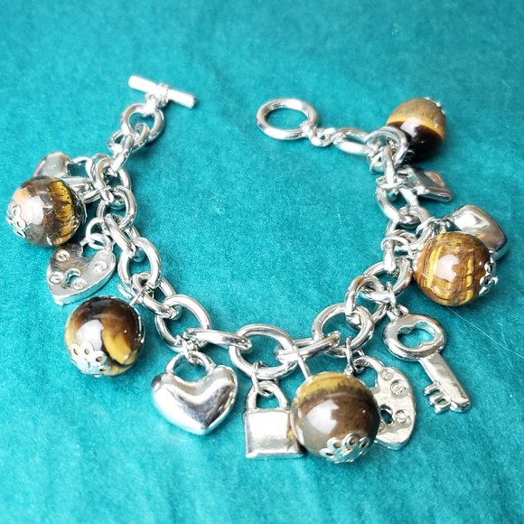 2/10$ Silver tone charm bracelet tiger eye lock and keys - Picture 4 of 5